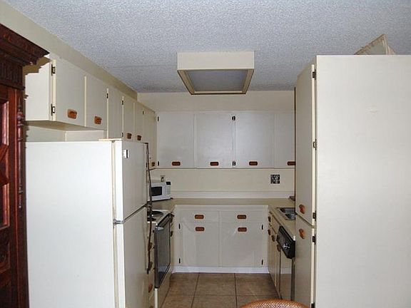 4th image of 3345 Crystal Ct E APT A