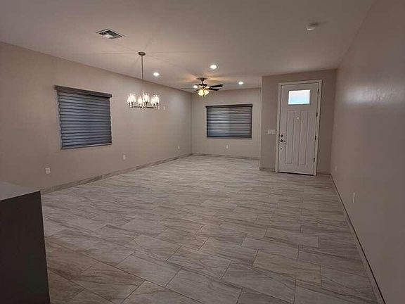 2nd image of 55 Calle Etopia