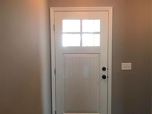 2nd image of 821 Glen Eagle Dr