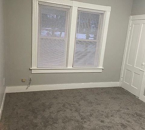 4th image of 975 Victory Hwy #1L