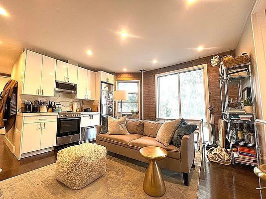 3rd image of 171 6th Ave APT 2B