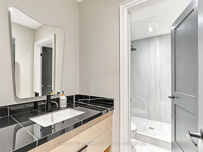 82 Goldie Ct — Photo 34