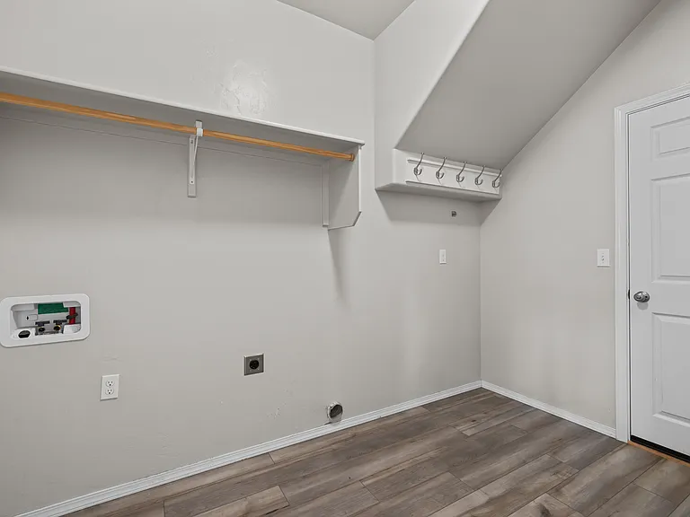 3145 S Mystic Seaport Ave — Photo 39