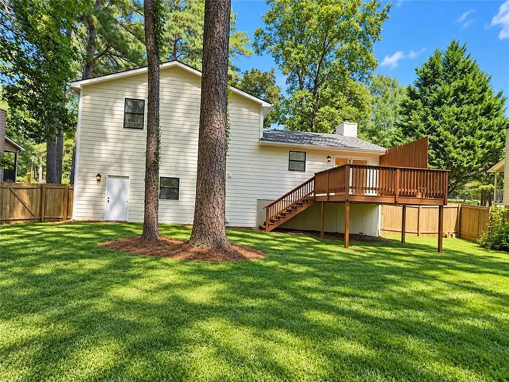 3 bed, 2.0 bath, 1248 sqft, $1,950 — Photo 3