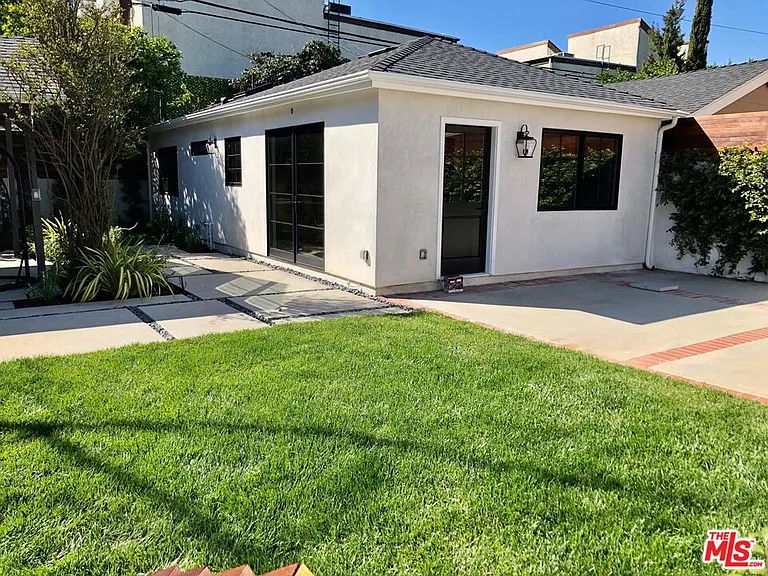 4217 Irvine Ave — Photo 24