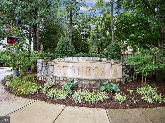 2nd image of 2354 Garnett Dr