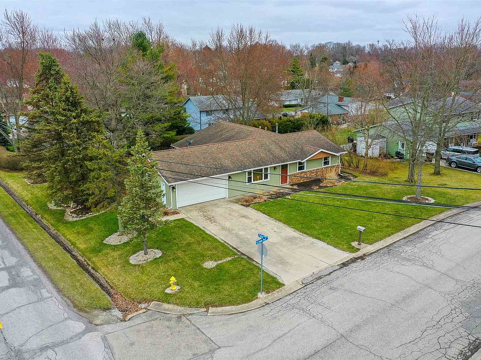 1st image of 643 Crown Hill Dr W