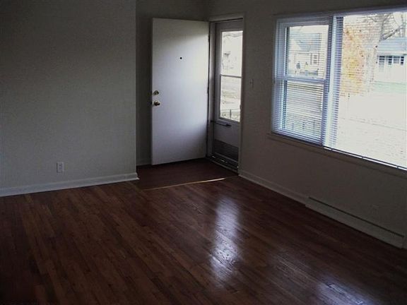 3rd image of 2941 West Ave SW