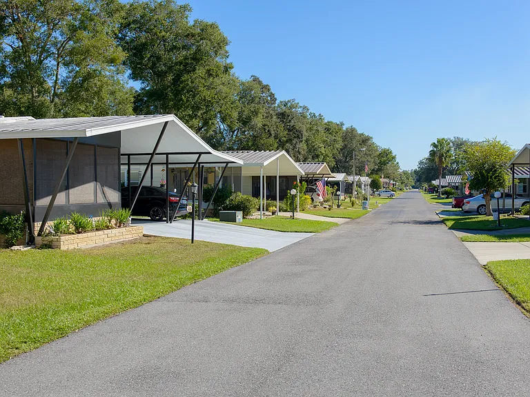 Paddock Park South — Photo 17