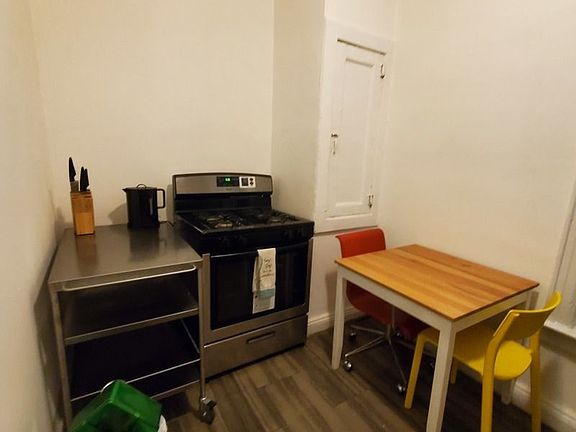 2nd image of 300 Sullivan Pl APT B4