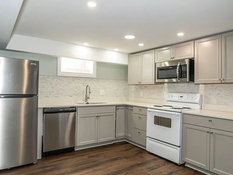 2331 Robin Ln SE — Photo 21