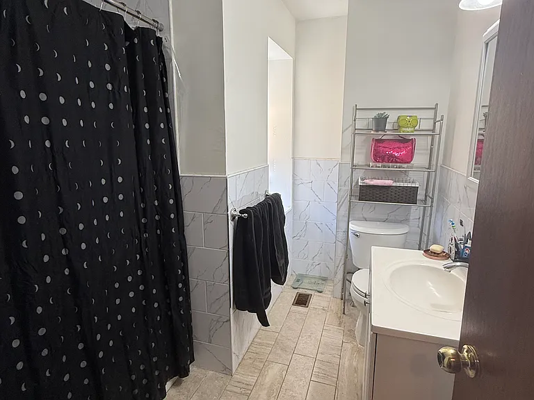 1010 Green St #2 — Photo 7