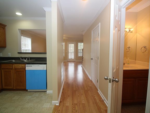 4th image of 2932 Beaverwood Dr #10