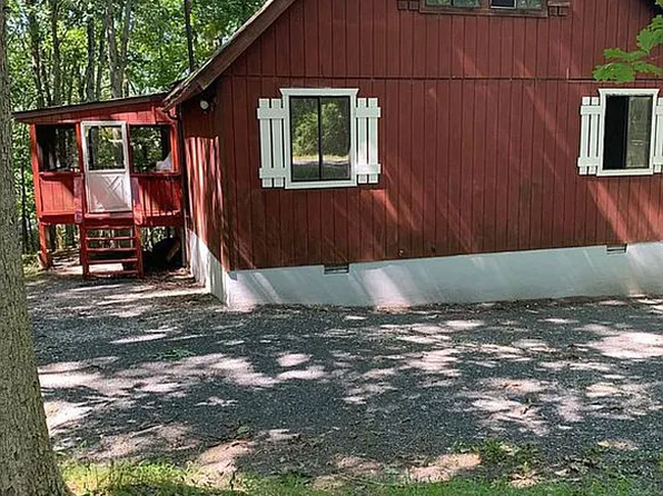 188 Dorchester Dr, Bushkill, PA 18324