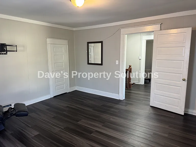 313 4th St #B — Photo 9
