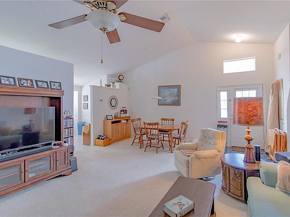 3rd image of 10821 Rushwood Way