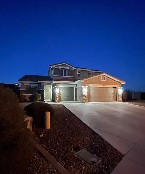 21934 W Lasso Ln — Photo 1