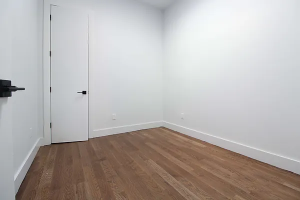 Rented by EXR | media 33