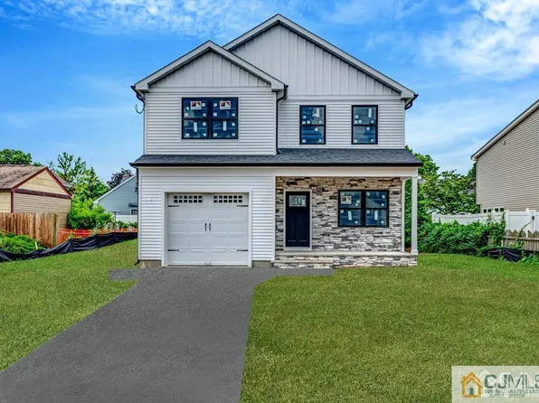130-130 Cook Ave, Middlesex, NJ 08846