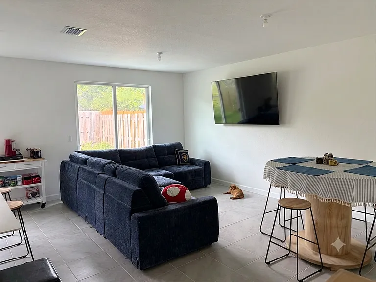 1436 SE 6th Rd — Photo 8