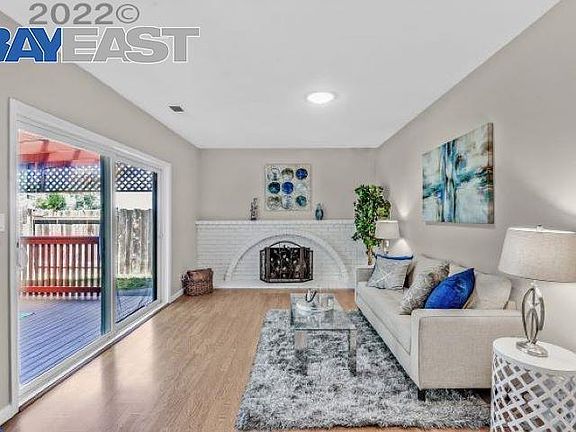 5th image of 32320 Jacklynn Dr
