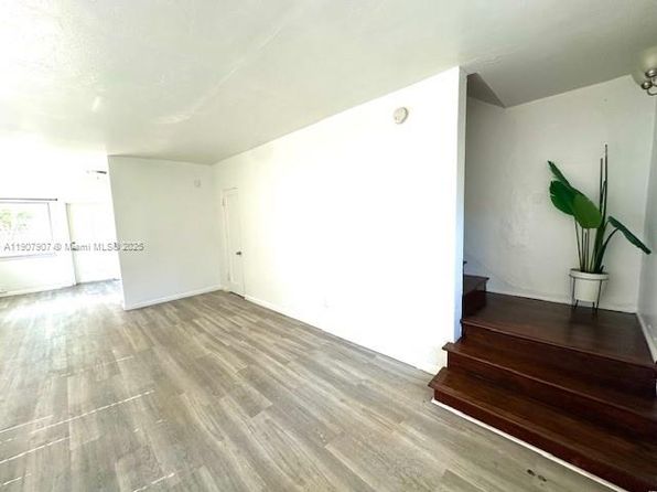 821 W 39th St APT 1