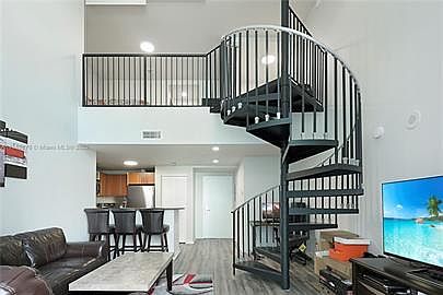 2nd image of 300 S Biscayne Blvd #1