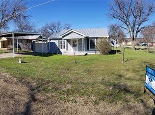 302 W Travis St, Gordon, TX 76453