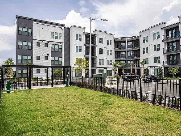 The Citizen at Waterset Luxury Apartments — Photo 33