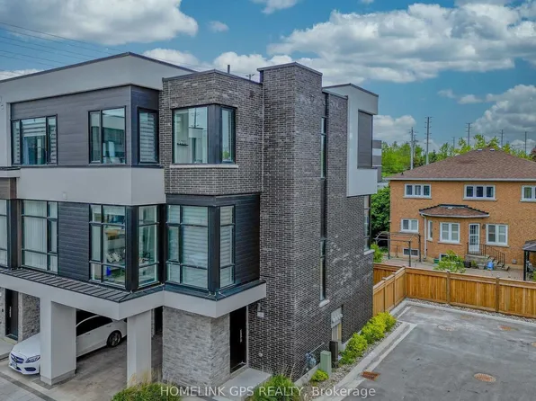 12 Hostel Ln N, Richmond Hill, ON L4C 5S9
