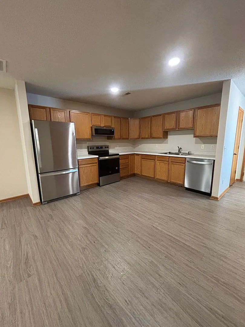 Great Single Level 2 Bedroom Townhome — Photo 1