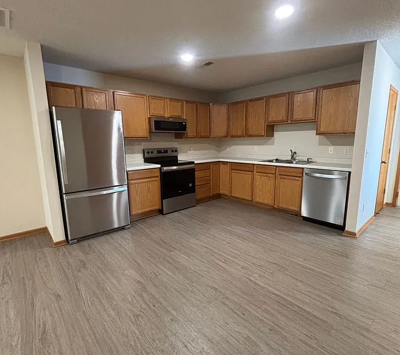 323B Williamsburg Pl