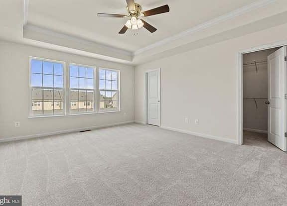 3rd image of 220 Shields Rd