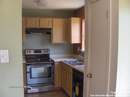 3rd image of 3230 W BEAR SPRINGS DR