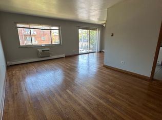 1639 Oakwood Ave APT 203, Des Plaines, IL 60016