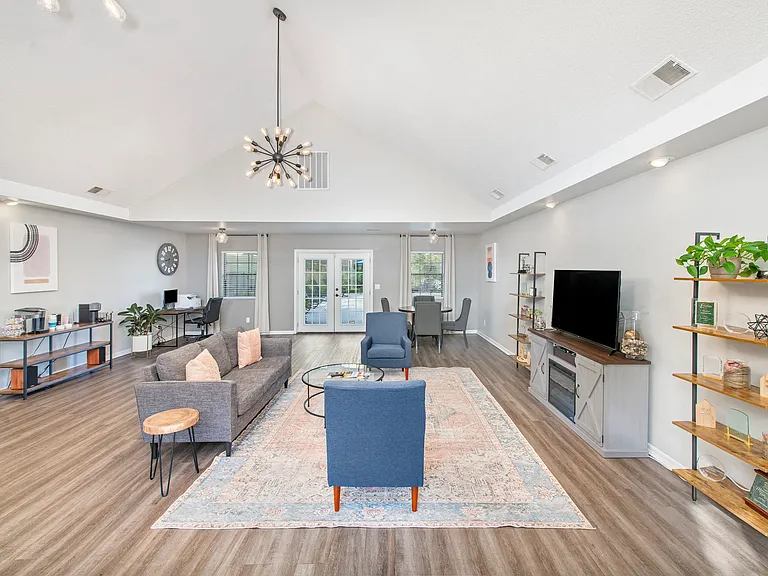 MAA Highland Ridge — Photo 8