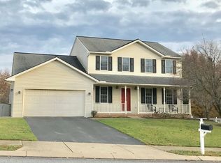 116 Summer House Ln, York, PA 17408
