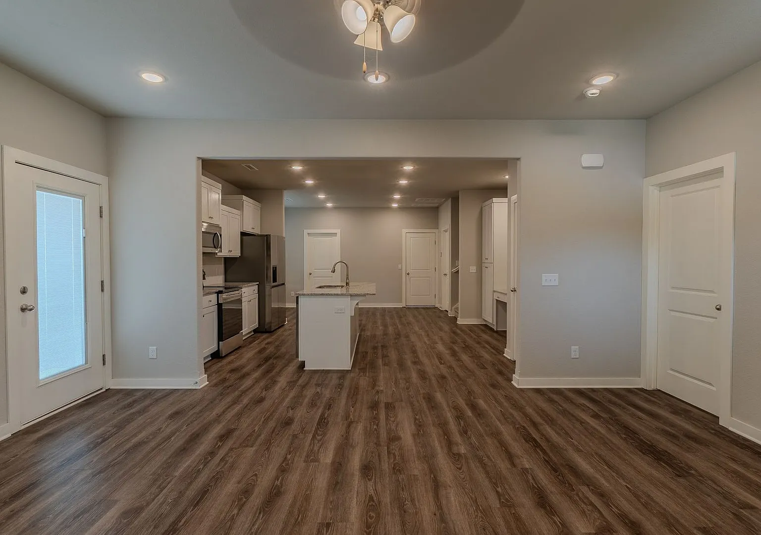4 bedroom 3.5 bath home! — Photo 3