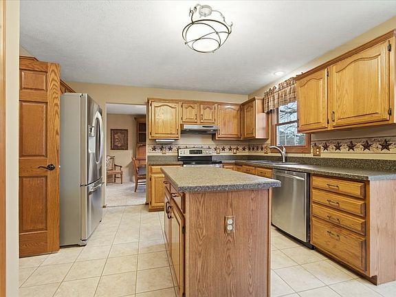 5th image of 1209 Hanson Dr