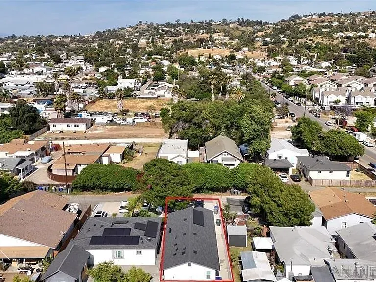 8834 1/2 Valencia St — Photo 13