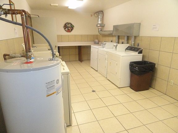 3rd image of 920 Courtney Ln APT 22