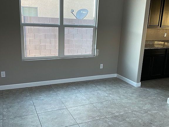 5th image of 38182 W Padilla St