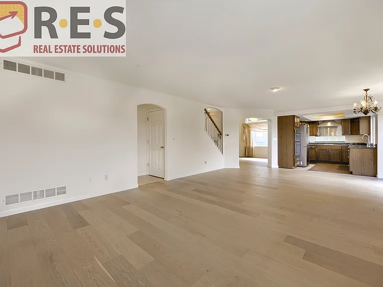 10242 Jill Ave — Photo 15