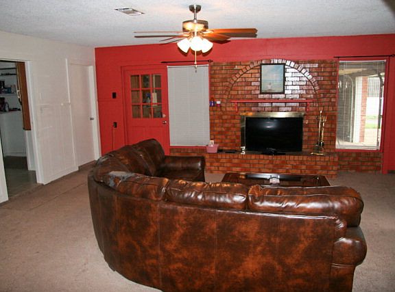 3rd image of 1209 Woodruff Ln