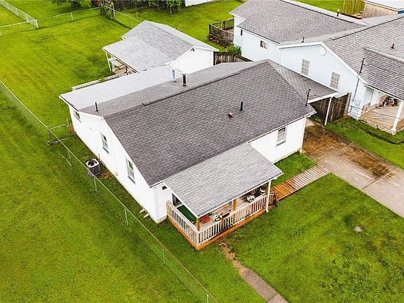 4th image of 4817 3rd Ave