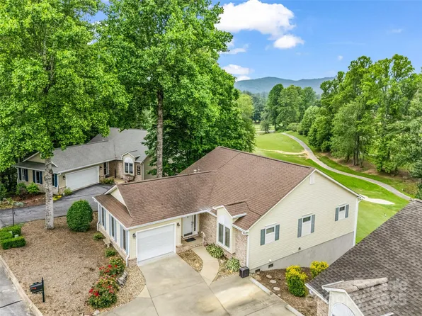 11 Wedge Ct, Hendersonville, NC 28739