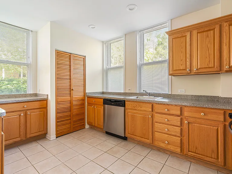 1235 Ridge Ave — Photo 13