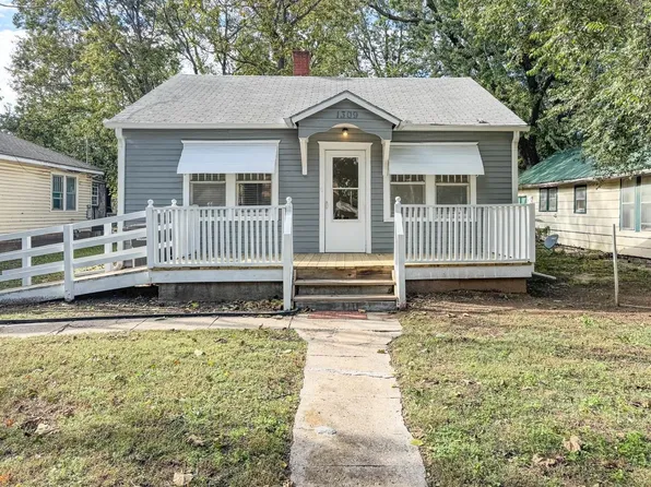 1309 N 4th St, Arkansas City, KS 67005