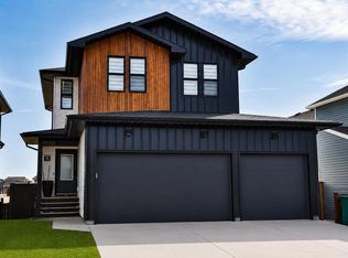 56 Greywolf Rd N, Lethbridge, AB T1H 7E8
