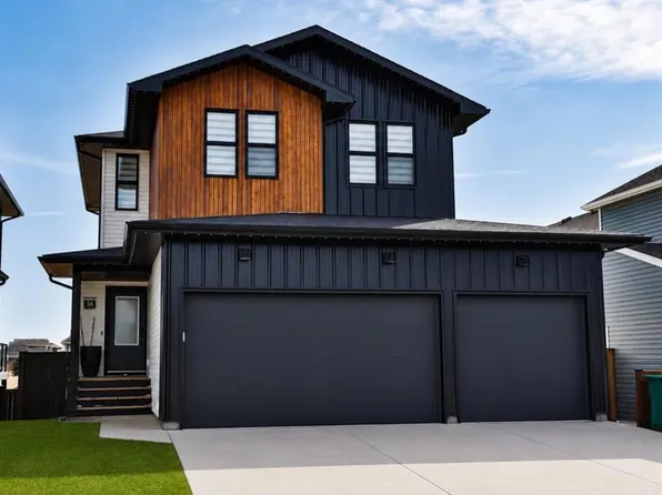 56 Greywolf Rd N, Lethbridge, AB T1H 7E8